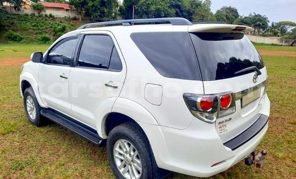 Acheter Occasion Voiture Toyota Fortuner Blanc à Maseru, Maseru Acheter Occasion Voiture Toyota Fortuner Blanc à Maseru, Maseru