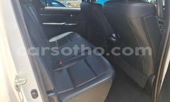 اشتري مستعمل Toyota Hilux White سيارة في Maseru في Maseru اشتري مستعمل Toyota Hilux White سيارة في Maseru في Maseru