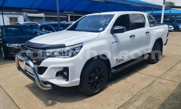 اشتري مستعمل Toyota Hilux White سيارة في Maseru في Maseru اشتري مستعمل Toyota Hilux White سيارة في Maseru في Maseru