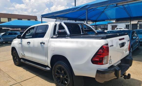 اشتري مستعمل Toyota Hilux White سيارة في Maseru في Maseru اشتري مستعمل Toyota Hilux White سيارة في Maseru في Maseru