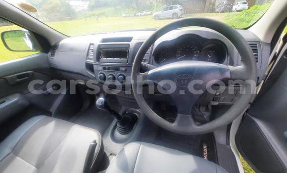 اشتري مستعمل Toyota Hilux White سيارة في Maseru في Maseru اشتري مستعمل Toyota Hilux White سيارة في Maseru في Maseru