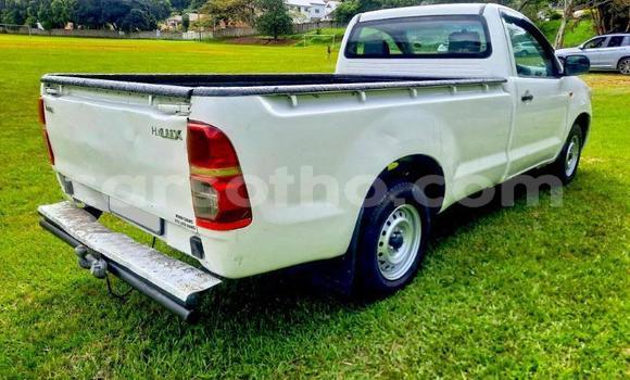 اشتري مستعمل Toyota Hilux White سيارة في Maseru في Maseru اشتري مستعمل Toyota Hilux White سيارة في Maseru في Maseru