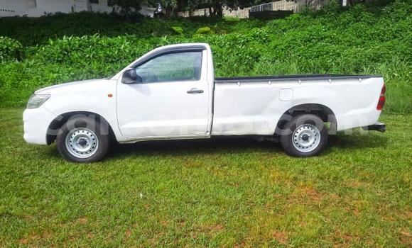 اشتري مستعمل Toyota Hilux White سيارة في Maseru في Maseru اشتري مستعمل Toyota Hilux White سيارة في Maseru في Maseru