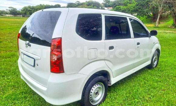 Sayi Na hannu Toyota Avanza White Mota in Maseru a Maseru Sayi Na hannu Toyota Avanza White Mota in Maseru a Maseru