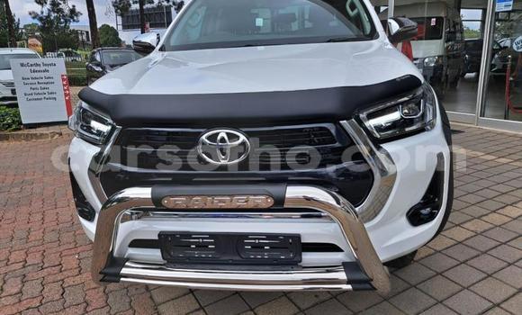 Acheter Occasion Voiture Toyota Hilux Blanc à Maputsoe, Leribe Acheter Occasion Voiture Toyota Hilux Blanc à Maputsoe, Leribe