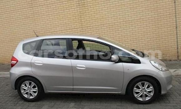 Sayi Na hannu Honda Jazz Silver Mota in Hlotse a Leribe Sayi Na hannu Honda Jazz Silver Mota in Hlotse a Leribe