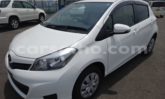 Acheter Occasion Voiture Toyota Vitz Blanc à Maputsoe, Leribe