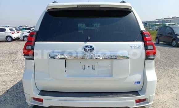 اشتري مستعمل Toyota Land Cruiser Prado White سيارة في Mokhotlong في Berea اشتري مستعمل Toyota Land Cruiser Prado White سيارة في Mokhotlong في Berea