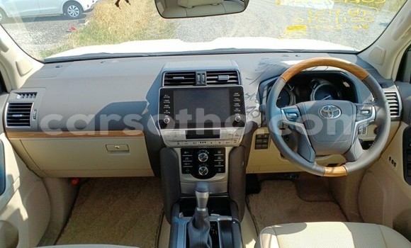 اشتري مستعمل Toyota Land Cruiser Prado White سيارة في Mokhotlong في Berea اشتري مستعمل Toyota Land Cruiser Prado White سيارة في Mokhotlong في Berea