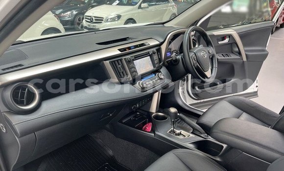 Acheter Occasion Voiture Toyota RAV4 Blanc à Butha–Buthe, Thaba-Tseka Acheter Occasion Voiture Toyota RAV4 Blanc à Butha–Buthe, Thaba-Tseka