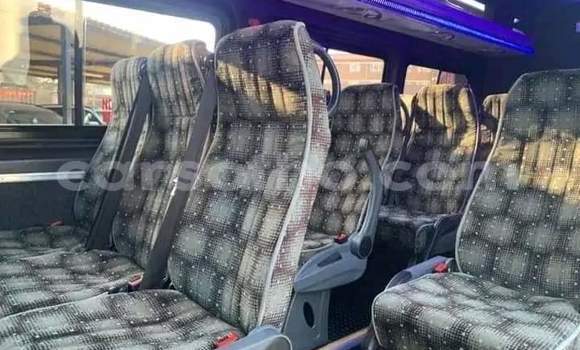 Sayi Na hannu Mercedes-Benz 600 White Mota in Maseru a Maseru Sayi Na hannu Mercedes-Benz 600 White Mota in Maseru a Maseru