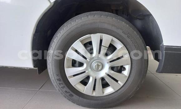 Acheter Occasion Voiture Nissan NV350 Caravan Blanc à Maseru, Maseru Acheter Occasion Voiture Nissan NV350 Caravan Blanc à Maseru, Maseru