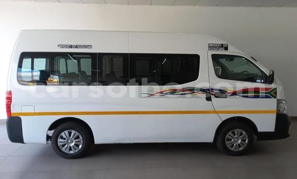 Acheter Occasion Voiture Nissan NV350 Caravan Blanc à Maseru, Maseru Acheter Occasion Voiture Nissan NV350 Caravan Blanc à Maseru, Maseru