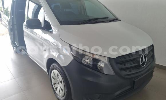 اشتري مستعمل Mercedes-Benz Vito White سيارة في Thaba–Tseka في Mafeteng