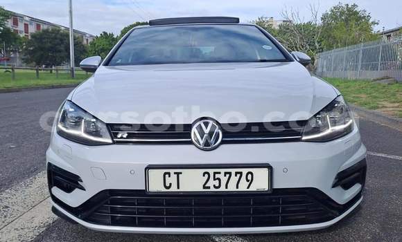 Sayi Na hannu Volkswagen Golf R White Mota in Peka a Leribe Sayi Na hannu Volkswagen Golf R White Mota in Peka a Leribe