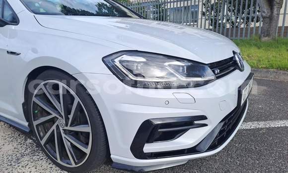 Sayi Na hannu Volkswagen Golf R White Mota in Peka a Leribe Sayi Na hannu Volkswagen Golf R White Mota in Peka a Leribe