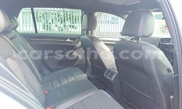 Sayi Na hannu Volkswagen Golf R White Mota in Peka a Leribe Sayi Na hannu Volkswagen Golf R White Mota in Peka a Leribe