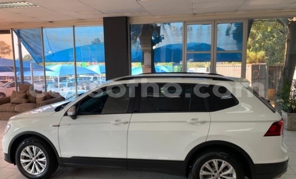 Sayi Na hannu Volkswagen Tiguan White Mota in Maputsoe a Leribe Sayi Na hannu Volkswagen Tiguan White Mota in Maputsoe a Leribe