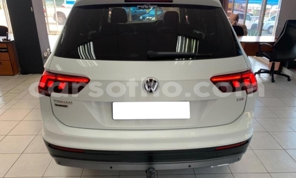 Sayi Na hannu Volkswagen Tiguan White Mota in Maputsoe a Leribe Sayi Na hannu Volkswagen Tiguan White Mota in Maputsoe a Leribe