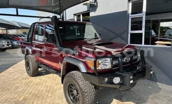 Sayi Na hannu Toyota Land Cruiser Red Mota in Maseru a Maseru Sayi Na hannu Toyota Land Cruiser Red Mota in Maseru a Maseru