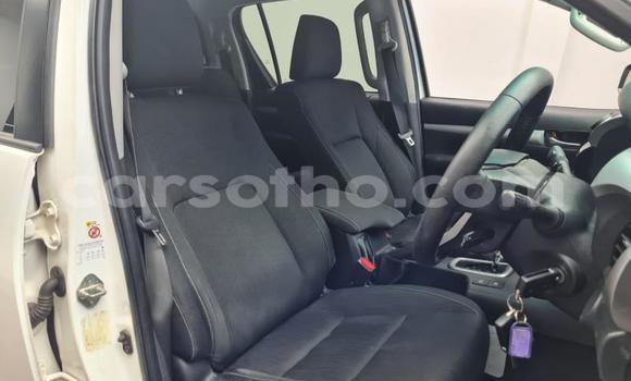 اشتري مستعمل Toyota Hilux White سيارة في Maseru في Maseru اشتري مستعمل Toyota Hilux White سيارة في Maseru في Maseru