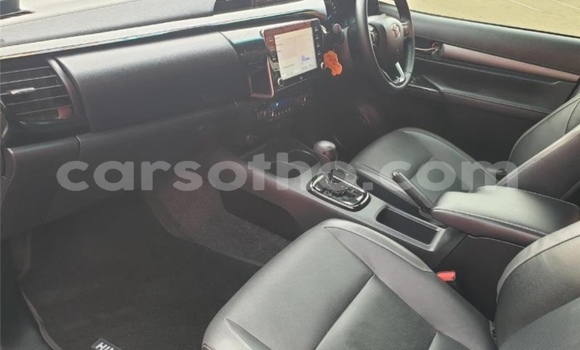 Acheter Occasion Voiture Toyota Hilux Beige à Maputsoe, Leribe Acheter Occasion Voiture Toyota Hilux Beige à Maputsoe, Leribe