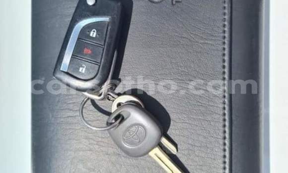 Sayi Na hannu Toyota Hilux Silver Mota in Maseru a Maseru Sayi Na hannu Toyota Hilux Silver Mota in Maseru a Maseru