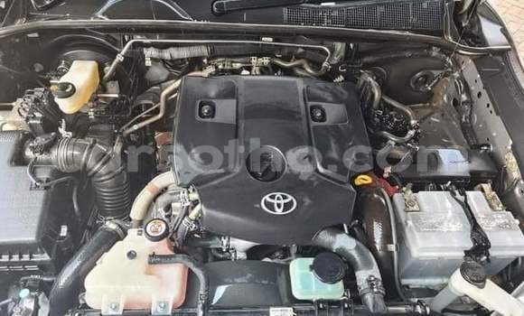 Sayi Na hannu Toyota Hilux Silver Mota in Maseru a Maseru Sayi Na hannu Toyota Hilux Silver Mota in Maseru a Maseru