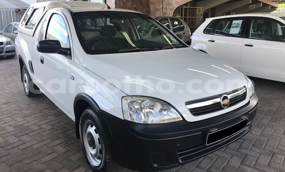 Sayi Na hannu Chevrolet Corsa White Mota in Butha Buthe a Butha-Buthe