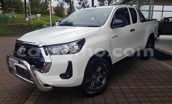 Buy Used Toyota Hilux White Car in Maputsoe in Leribe