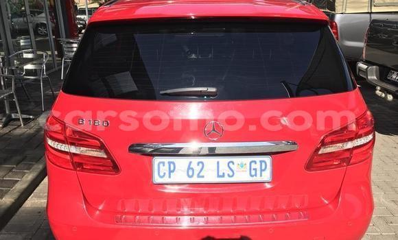 Acheter Occasion Voiture Mercedes-Benz CLC-klasse Rouge à Maputsoa, Leribe Acheter Occasion Voiture Mercedes-Benz CLC-klasse Rouge à Maputsoa, Leribe