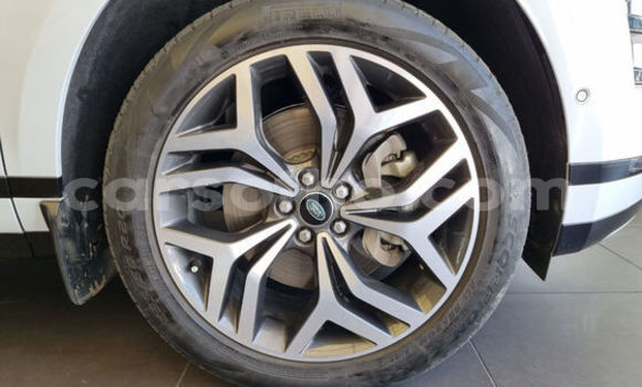 Sayi Na hannu Land Rover Range Rover Evoque White Mota in Maseru a Maseru Sayi Na hannu Land Rover Range Rover Evoque White Mota in Maseru a Maseru