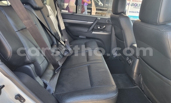 Acheter Occasion Voiture Mitsubishi Pajero Blanc à Maseru, Maseru Acheter Occasion Voiture Mitsubishi Pajero Blanc à Maseru, Maseru