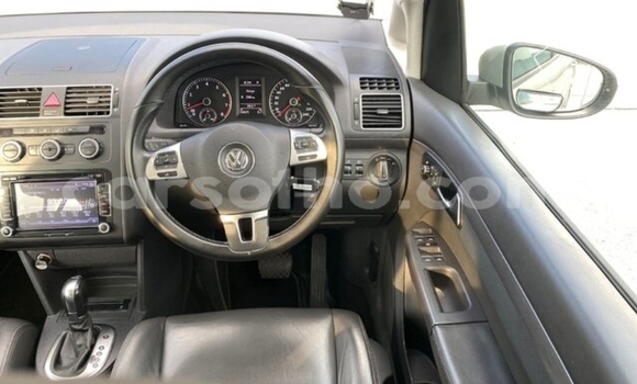 Sayi Na hannu Volkswagen Touran Silver Mota in Maputsoe a Leribe Sayi Na hannu Volkswagen Touran Silver Mota in Maputsoe a Leribe