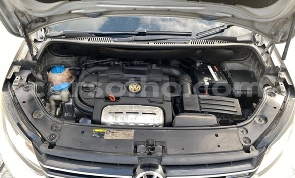 Sayi Na hannu Volkswagen Touran Silver Mota in Maputsoe a Leribe Sayi Na hannu Volkswagen Touran Silver Mota in Maputsoe a Leribe