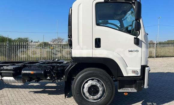 Sayi Na hannu Isuzu FTR 850 White Babbar mota in Maseru a Maseru Sayi Na hannu Isuzu FTR 850 White Babbar mota in Maseru a Maseru
