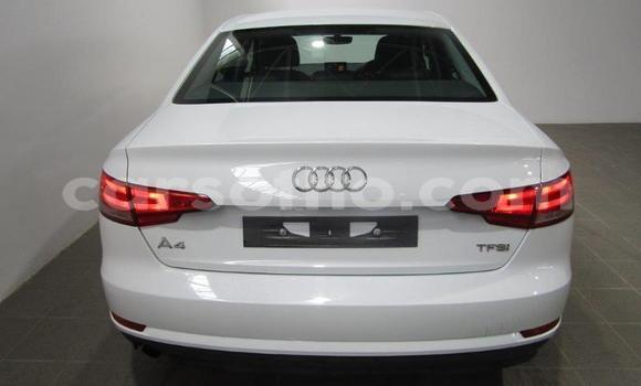 Sayi Na hannu Audi A4 White Mota in Maputsoa a Leribe Sayi Na hannu Audi A4 White Mota in Maputsoa a Leribe