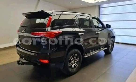 Sayi Na hannu Toyota Hilux Black Mota in Maseru a Maseru Sayi Na hannu Toyota Hilux Black Mota in Maseru a Maseru