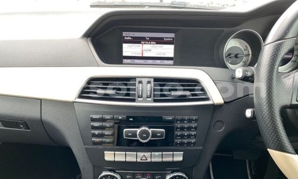 Acheter Occasion Voiture Mercedes-Benz C–Class Gris à Maputsoe, Leribe Acheter Occasion Voiture Mercedes-Benz C–Class Gris à Maputsoe, Leribe