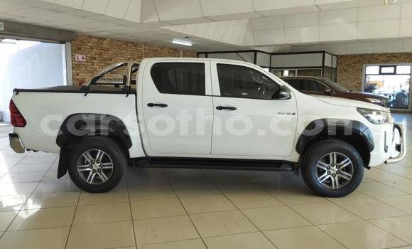 اشتري مستعمل Toyota Hilux White سيارة في Maseru في Maseru اشتري مستعمل Toyota Hilux White سيارة في Maseru في Maseru