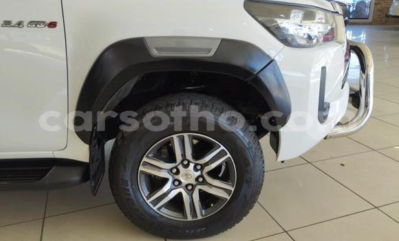 اشتري مستعمل Toyota Hilux White سيارة في Maseru في Maseru اشتري مستعمل Toyota Hilux White سيارة في Maseru في Maseru