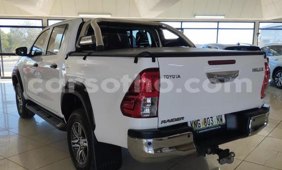 اشتري مستعمل Toyota Hilux White سيارة في Maseru في Maseru اشتري مستعمل Toyota Hilux White سيارة في Maseru في Maseru
