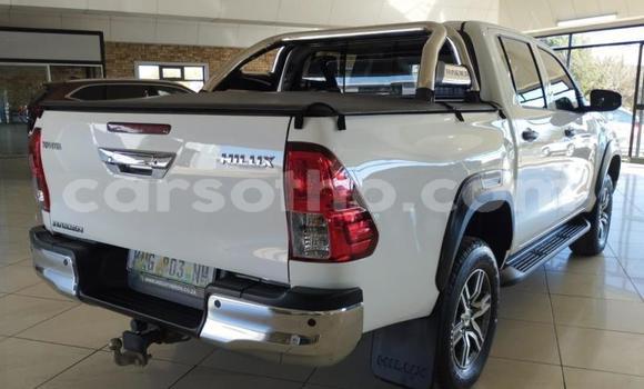 اشتري مستعمل Toyota Hilux White سيارة في Maseru في Maseru اشتري مستعمل Toyota Hilux White سيارة في Maseru في Maseru