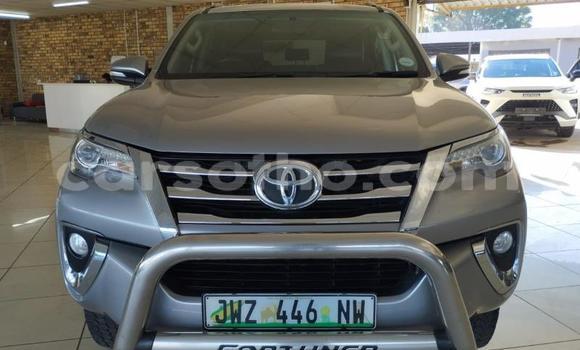 Acheter Occasion Voiture Toyota Fortuner Gris à Maseru, Maseru Acheter Occasion Voiture Toyota Fortuner Gris à Maseru, Maseru