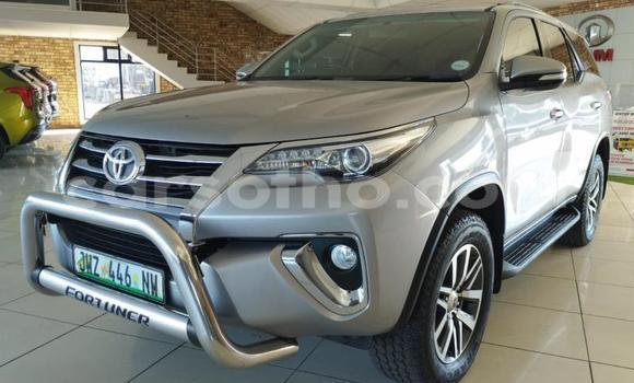 Acheter Occasion Voiture Toyota Fortuner Gris à Maseru, Maseru Acheter Occasion Voiture Toyota Fortuner Gris à Maseru, Maseru