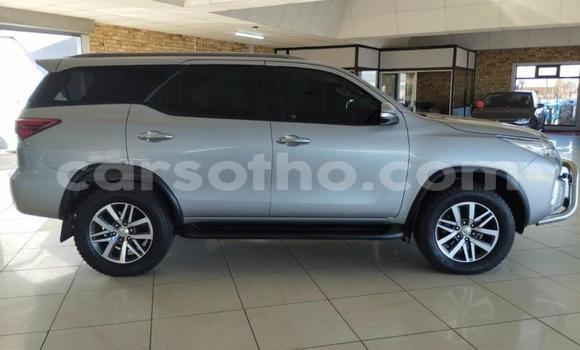 Acheter Occasion Voiture Toyota Fortuner Gris à Maseru, Maseru Acheter Occasion Voiture Toyota Fortuner Gris à Maseru, Maseru