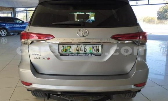 Acheter Occasion Voiture Toyota Fortuner Gris à Maseru, Maseru Acheter Occasion Voiture Toyota Fortuner Gris à Maseru, Maseru