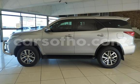 Acheter Occasion Voiture Toyota Fortuner Gris à Maseru, Maseru Acheter Occasion Voiture Toyota Fortuner Gris à Maseru, Maseru