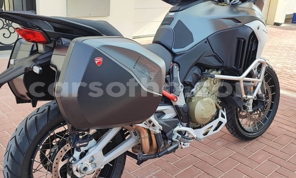Sayi Na hannu Ducati Multistrada Silver Motsi in Import - Dubai a Maseru Sayi Na hannu Ducati Multistrada Silver Motsi in Import - Dubai a Maseru
