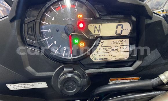 Sayi Na hannu Suzuki V-Strom 650 Blue Motsi in Import - Dubai a Maseru Sayi Na hannu Suzuki V-Strom 650 Blue Motsi in Import - Dubai a Maseru